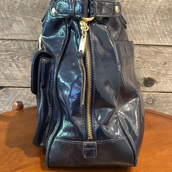 London Fog Ex Large purse - Picture 4 of 7